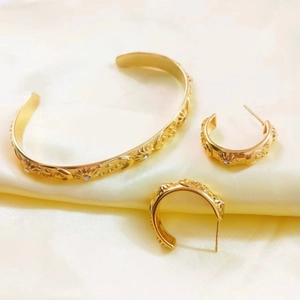 Vintage 18K gold plated stainless steel jewelry set with star and moon patterns
