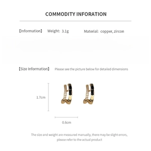 Vue détaillée des boucles d'oreilles en zircon montrant les dimensions et le matériau