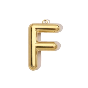 Pendentif lettre F en acier inoxydable doré poli avec une finition miroir brillante