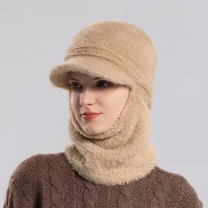 Cagoule d'hiver en peluche avec écharpe et visière pour femme en polaire beige