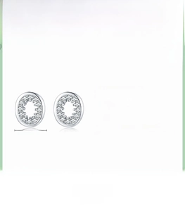 Détail des boucles d'oreilles ovales en argent 925 avec zircons et dimensions