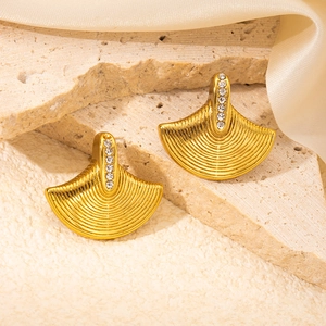 French vintage gold fan-shaped stud earrings with zircon and textured metal finish