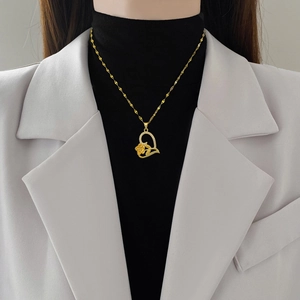 Elegant gold heart rose necklace with crystals for women, luxury pendant chain