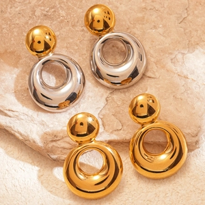 Boucles d'oreilles créoles rondes en acier inoxydable plaqué or 18k sur pierre