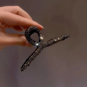 Sparkling black shark hair claw clip for women with full rhinestones in a refined design