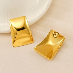 Boucles d'oreilles rectangulaires en acier inoxydable doré 18 carats avec finition polie
