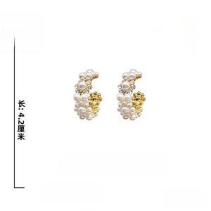 Detailed size chart of C-shaped earrings with pearls and rhinestones on 925 silver needles