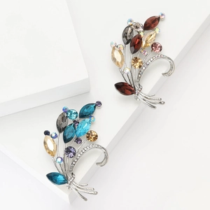 Elegant Alloy Rhinestone Bouquet Brooch For Women Sparkling Flower Corsage For Suit Dress Fashion Jewelry Brooch Pin