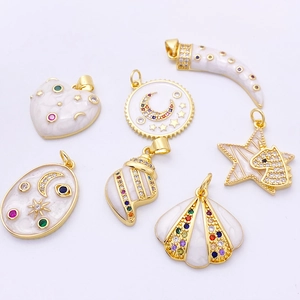Pendentifs DIY dorés en émail blanc, formes cœur et lune serties de zircons colorés