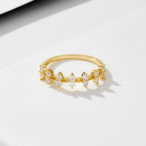Elegant S925 sterling silver gold plated ring with sparkling zircons in a wavy design