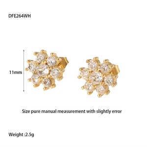 Detail of flower stud earrings with 11mm dimensions and clear cubic zirconia stones