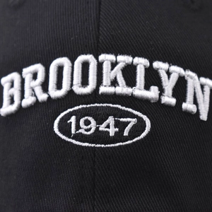 Casquette de baseball noire avec broderie blanche 3D Brooklyn 1947 de style rétro