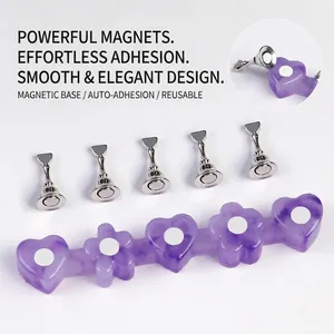 Magnetic nail art practice stand with heart base for professional nail display