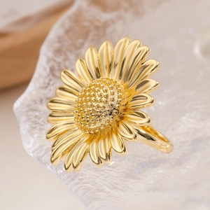 18K gold plated minimalist sunflower starfish ring with intricate petal texture and golden finish