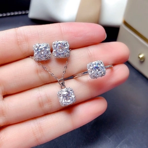 Conjunto de joyas de moissanita 2ct con collar, anillo y pendientes cuadrados