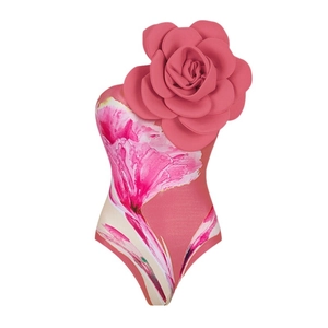 Ein Schulter rosa Badeanzug mit 3D-Rose Dekoration und kunstvollem Blumendruck Design