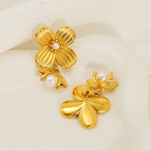 Elegant gold flower pearl earrings with minimalist aesthetic for women