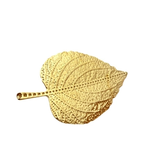 Elegante anello a forma di foglia dorata in acciaio inossidabile con texture vintage