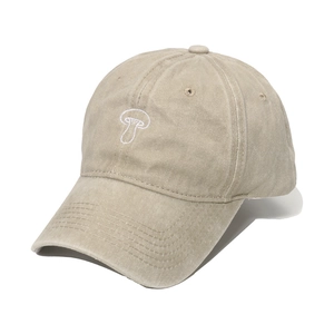 Detailansicht der khakifarbenen Baseballkappe aus Canvas mit Pilzstickerei im Vintage-Stil