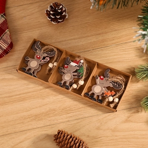 Lot de pendentifs de Noël créatifs en bois avec renne sur fond rustique et pommes de pin