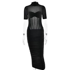 Robe midi moulante noire élégante avec empiècement en mesh et structure corset à la taille