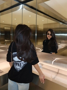 Streetwear black t-shirt with large realistic teeth back print and dropped shoulders