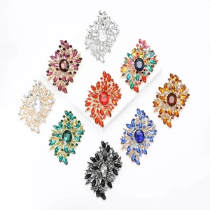 Vintage Alloy Rhinestone Flower Brooch For Women Exquisite Crystal Leaf Pin Elegant Banquet Party Jewelry Accessory Gift