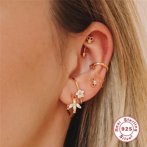 S925 sterling silver gold ear jewelry set with bee, flower studs and chain ear cuff