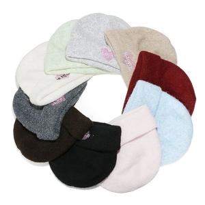 Surtido de gorros de punto de invierno para mujer con bordado de corazón en varios colores