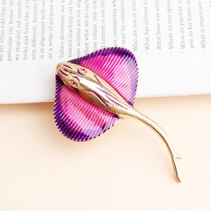 Creative Manta Ray Enamel Brooch Pin Marine Animal Zinc Alloy Personalized Corsage For Women Men Fashion Jewelry Accessories