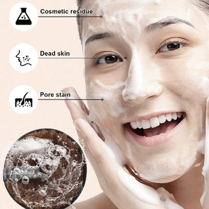 Face cleaning sponge detail showing pore stain and cosmetic residue removal guide