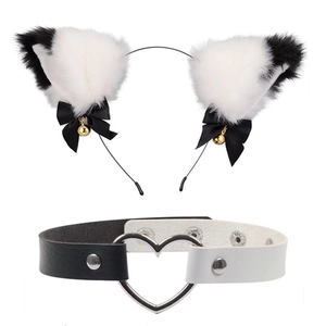 Détail serre-tête oreilles de chat et collier avec nœud et boucle en cœur