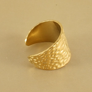 Hammered 18K gold-plated stainless steel wide open ring with vintage textured surface