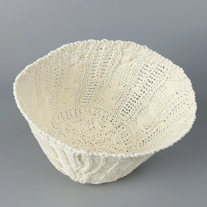 Chapeau cloche chic en tricot blanc crème avec motif torsadé vintage pour femme