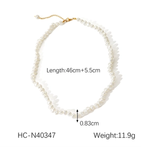 Baroque irregular pearl necklace with 46cm length and golden adjustable clasp closure
