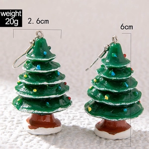 Detail view of 6cm Christmas tree earrings with size and weight 20g measurement info