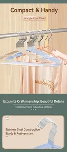 Détails de cintres antidérapants en acier inoxydable aux finitions crème, bleu et rose