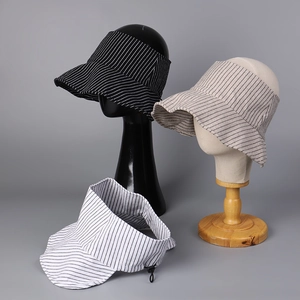 Cappello da sole a righe in lino da donna con coulisse regolabile in colori neutri