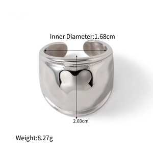 Detailed silver hammered ring specifications showing inner diameter, width and weight