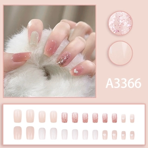 Transparente rosa Press-on Nägel mit Glitzer-Verlauf und Herz-Nagelkunst-Designs