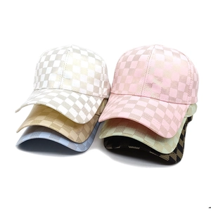 Fashionable Checkerboard Pattern Baseball Cap Metallic Glitter Polyester Adjustable Sun Protection Hat For Women Men