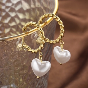 Boucles D'oreilles Pendantes En Künstliche Perle En Forme De Coeur Acier Inoxydable Créoles Torsadées Bijoux Rétro Élégants Pour Femmes