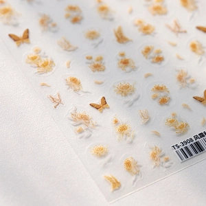 5D geprägte Nagelaufkleber mit goldenen Chrysanthemen und Schmetterlingsmotiven