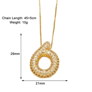 Tableau des tailles détaillé pour pendentif lettre en zircon et chaîne de 45cm