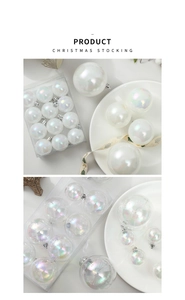 Détail de boules de Noël irisées et blanc nacré dans un agencement festif de luxe raffiné
