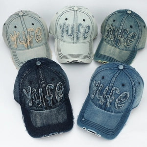 Casquettes de baseball en denim délavé avec écussons yufe en cinq teintes de bleu