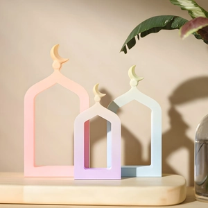 Drei islamische Moschee-Bogen-Ornamente mit Mondspitzen in Pastell-Silikon-Materialien