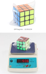 Detailed view of standard 3x3 educational cube with packaging size and weight measurement