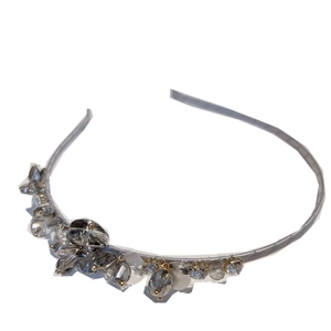 Exquisite silver crystal headband with sparkling handmade rhinestone embellishments