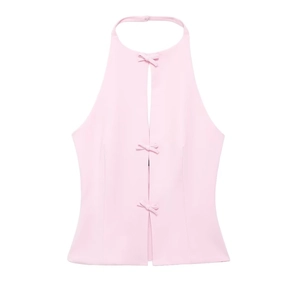 Rosa Halterneck-Top mit Frontschlitz-Design und feinen Schleifen-Applikationen